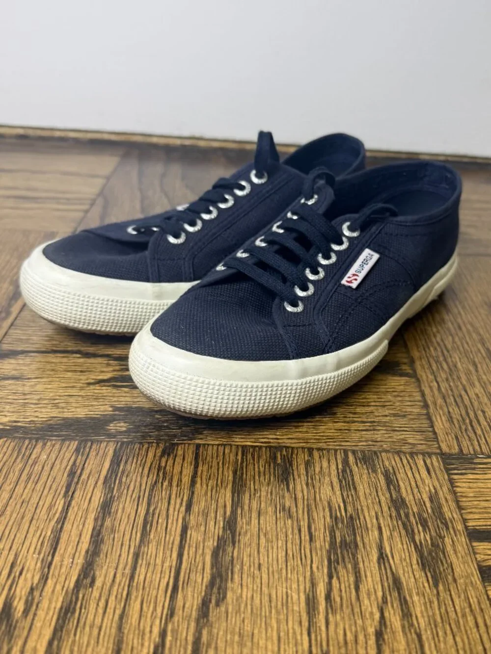 Superga womens S000010 Sneaker White Navy Size 39 US Size 8.5